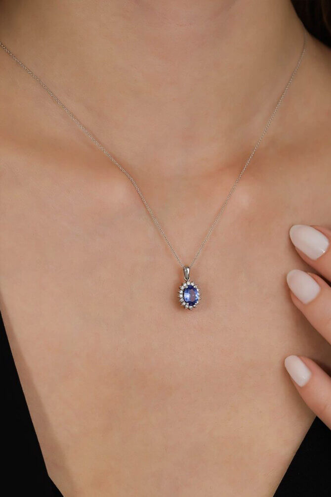 0,79 Karat tanzanite Anturaj Kolye